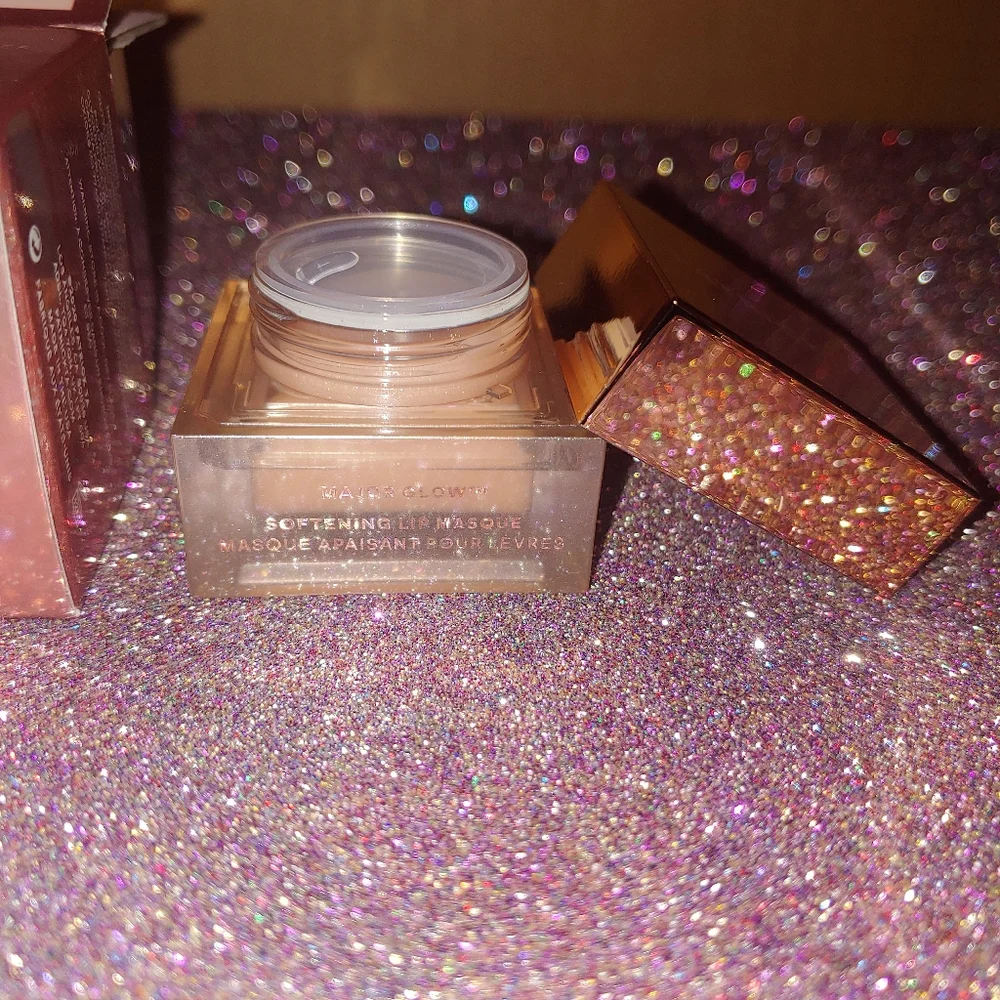 She's Juicy Major Glow Softening Lip Masque PATRICK TA